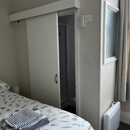 Apartment Parade Holiday Apartments Scarborough