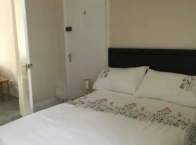 Parade * Scarborough